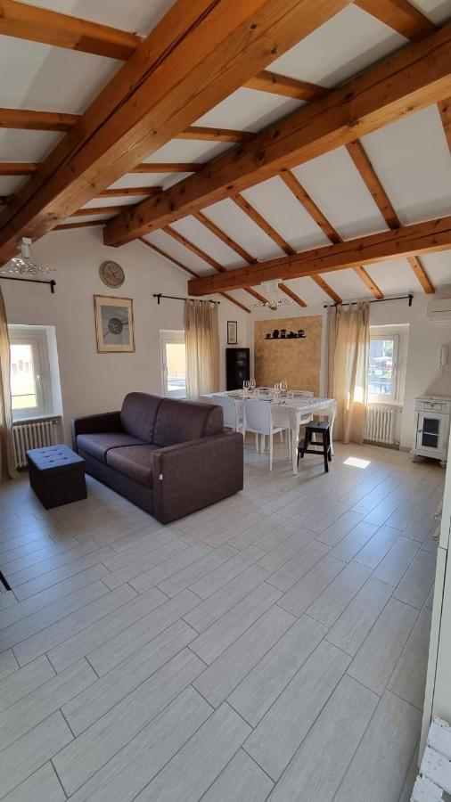 Casa Elsa Lägenhet Torri Del Benaco Exteriör bild