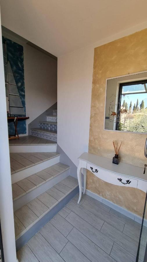 Casa Elsa Lägenhet Torri Del Benaco Exteriör bild