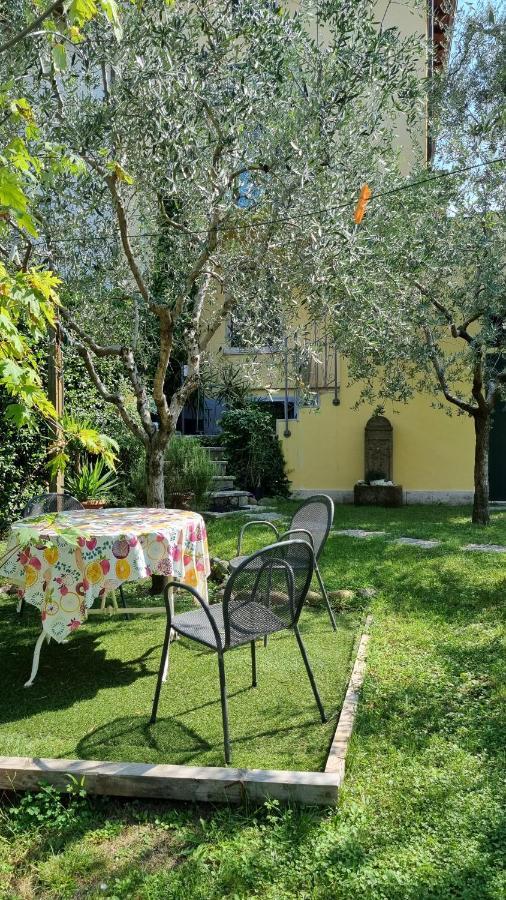 Casa Elsa Lägenhet Torri Del Benaco Exteriör bild