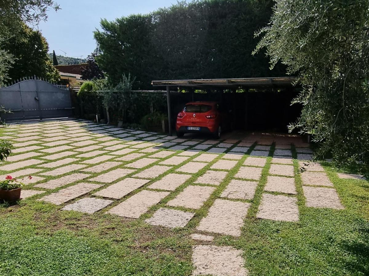 Casa Elsa Lägenhet Torri Del Benaco Exteriör bild